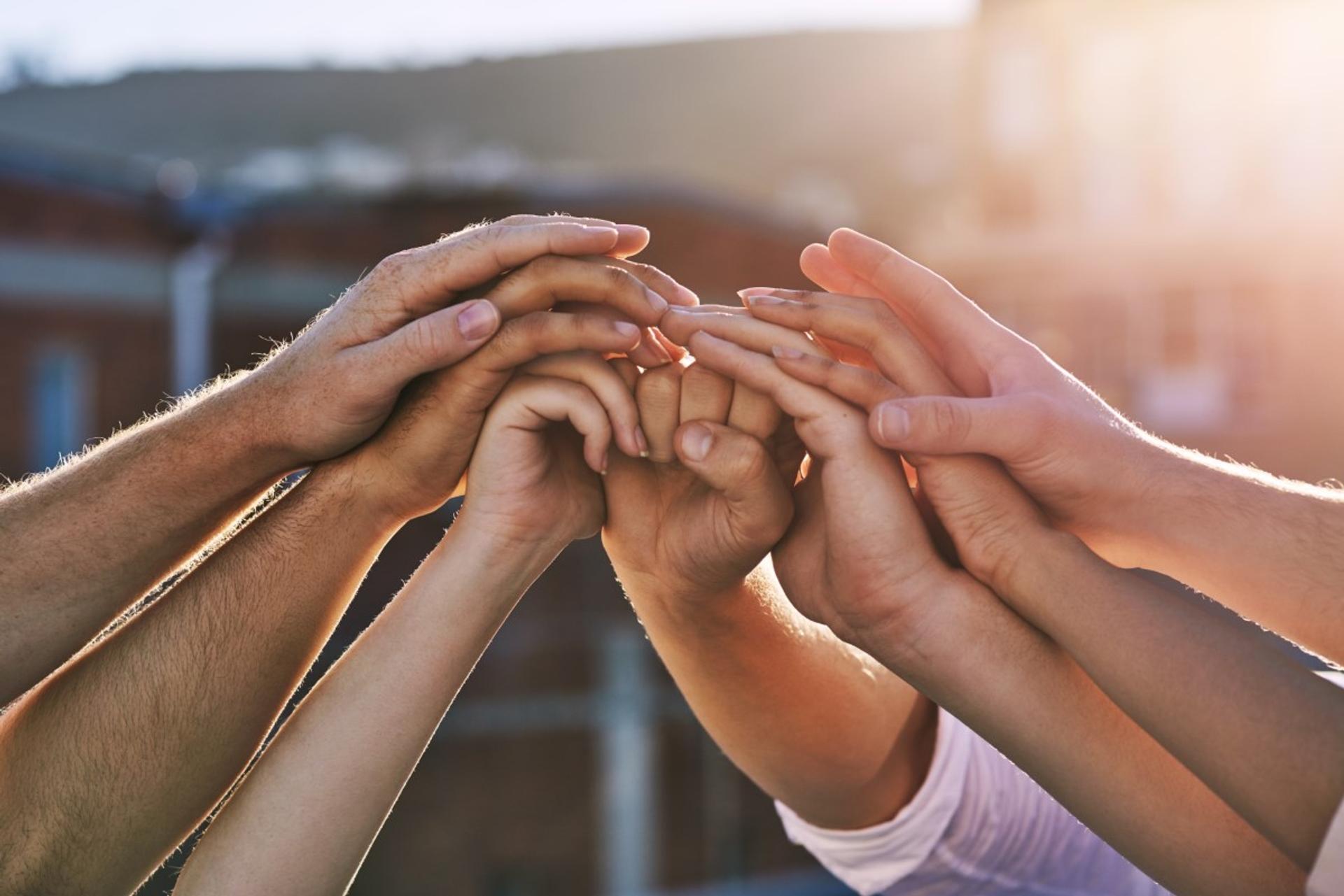 Jamie Valvano, educator, cancer advocate, and motivational speaker, shares how harnessing the power of a united team can enable you to find victory in any circumstance.