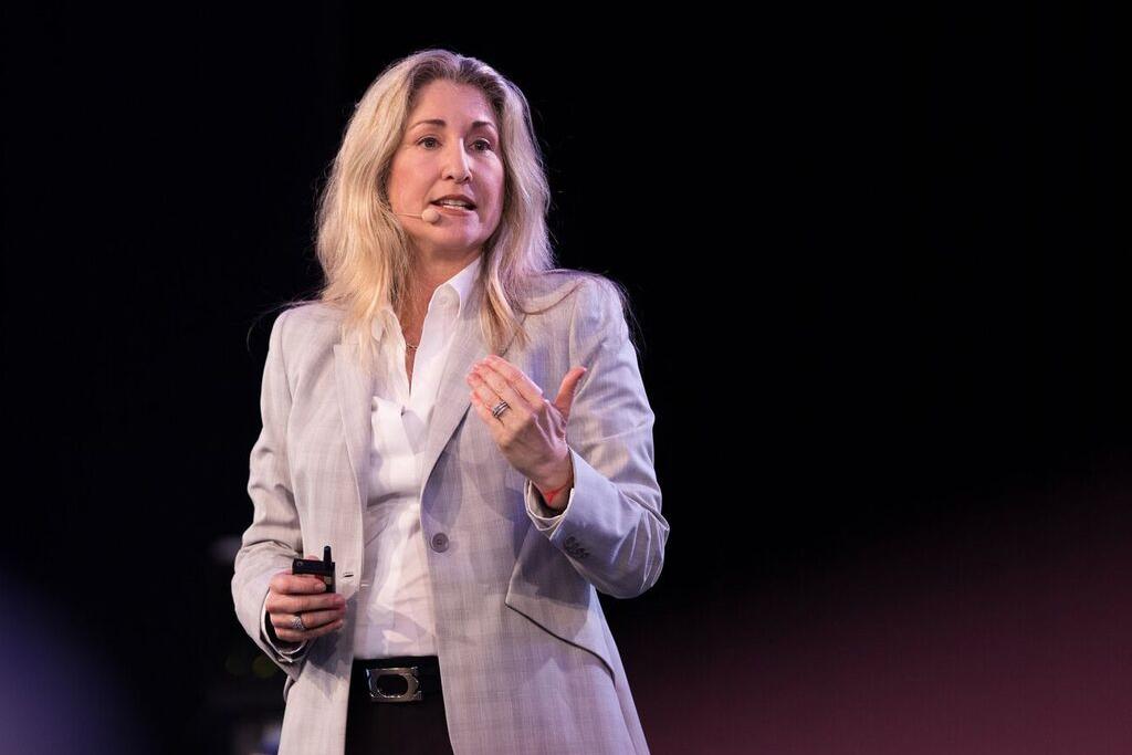 Tiffani Bova