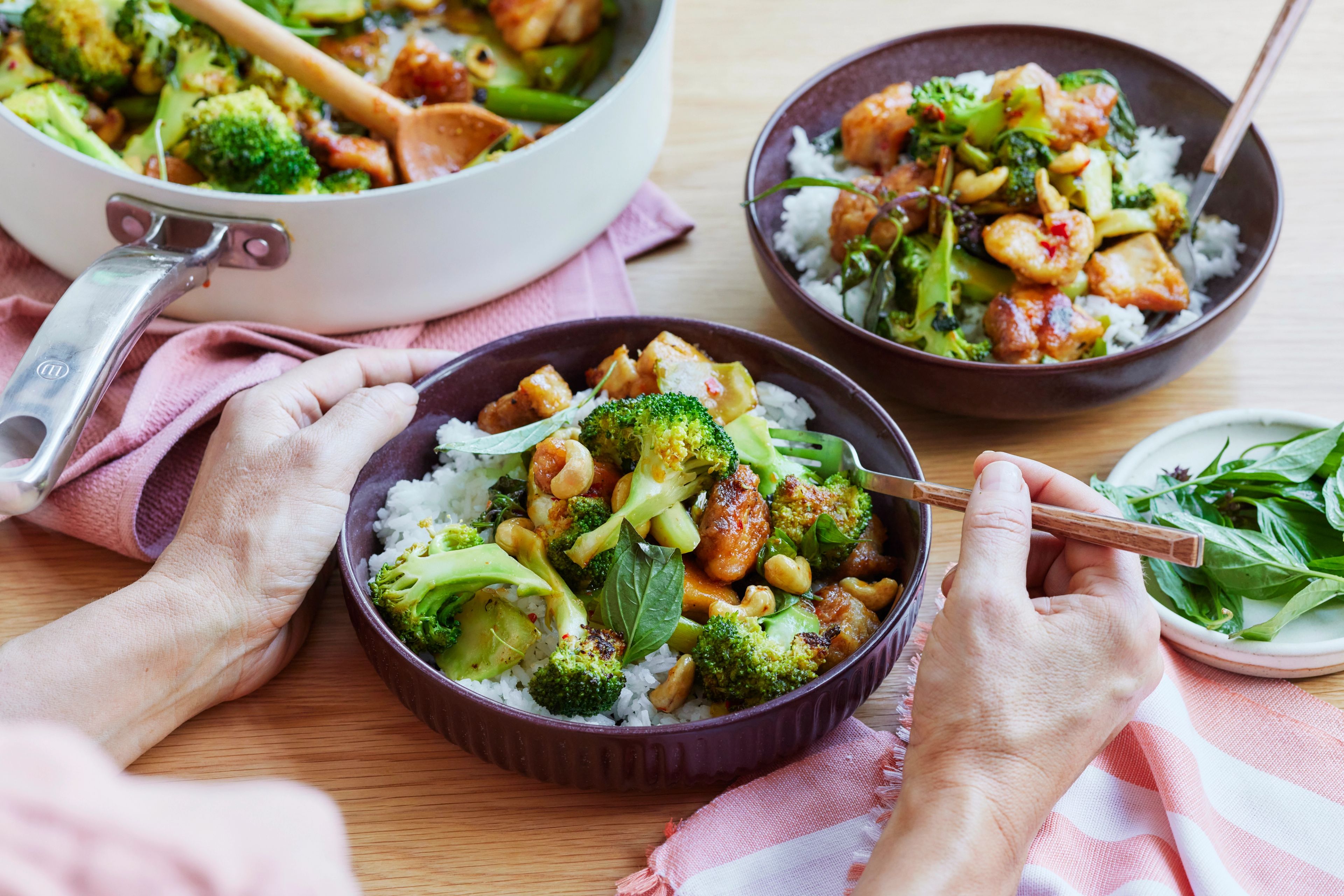 Chicken, Broccoli and Cashew Stir-fry with Rice