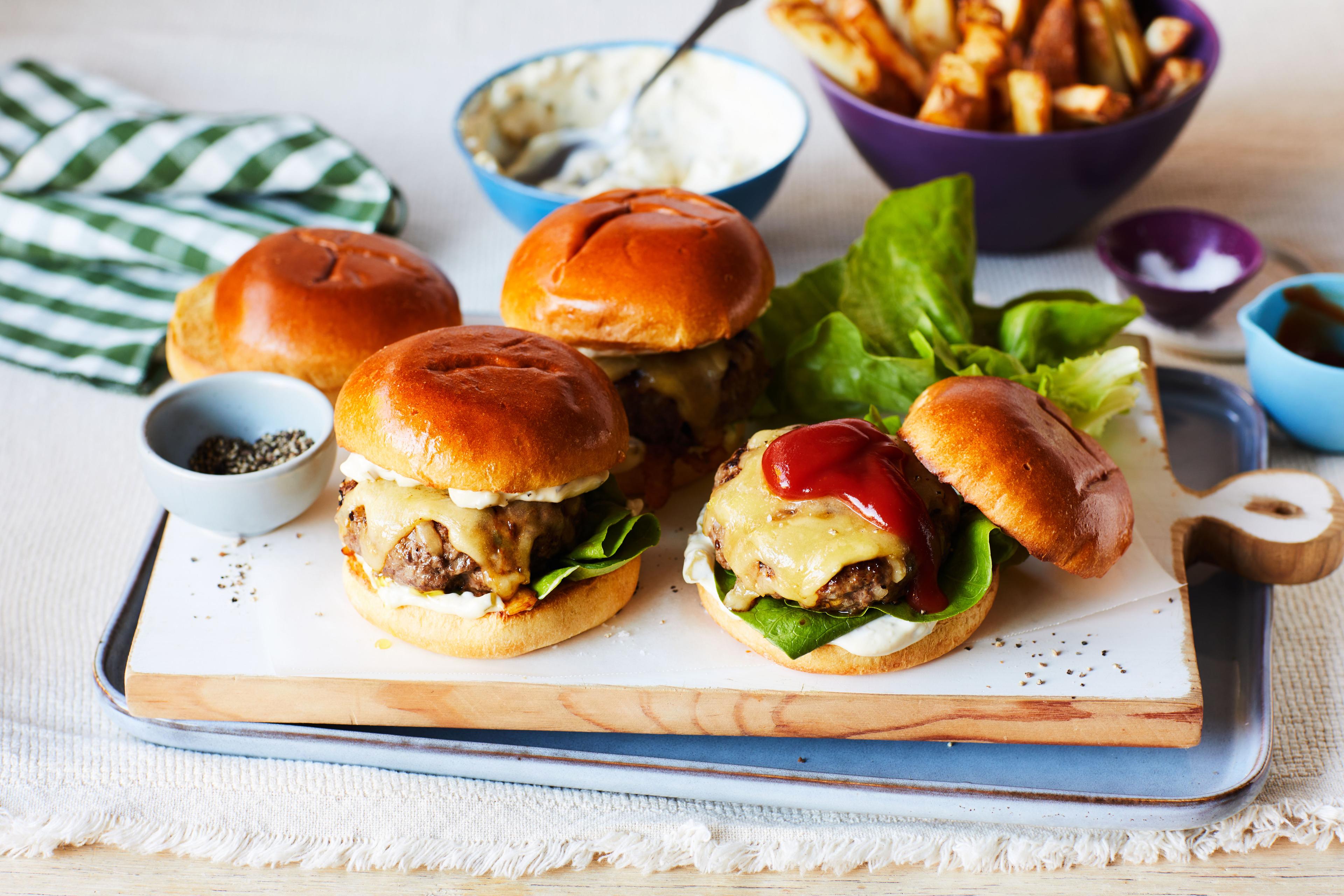 Cheeseburger with Oven-Baked Chips