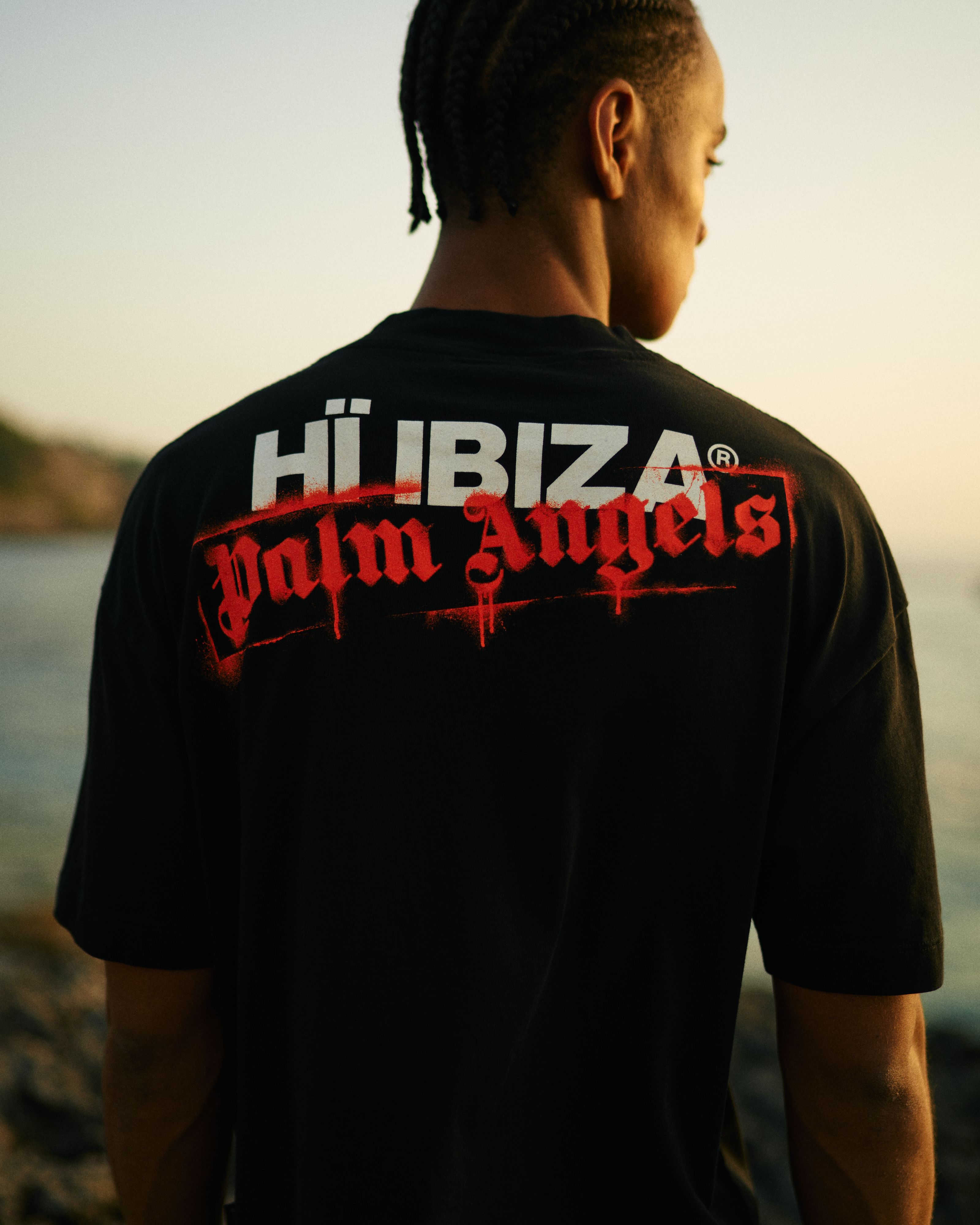 ☆VIP価格☆ PALM ANGELS シャツ T-shirt Palm Angels Dubai Heart Sprayed Tee