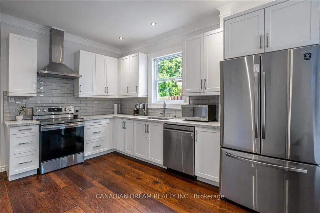 182 Briscoe Street E London image 2