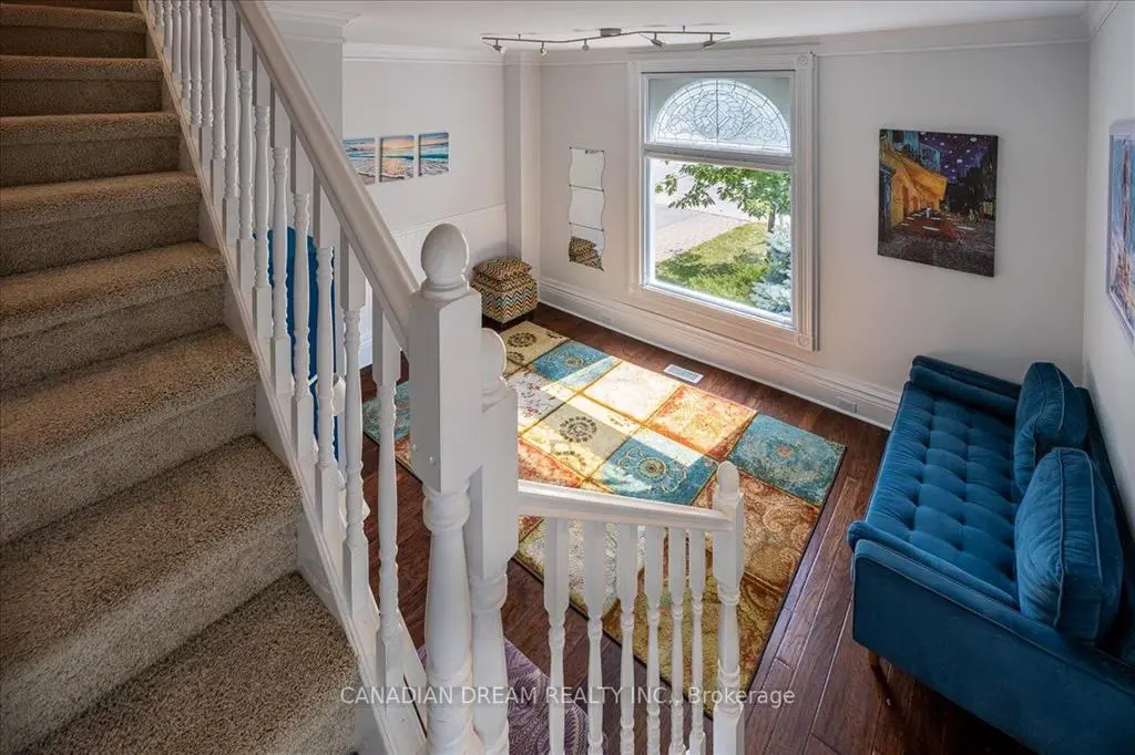182 Briscoe Street E London image 4