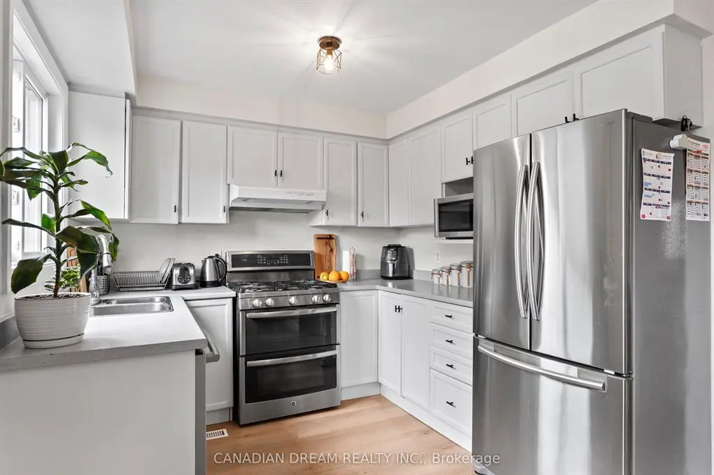 1095-20 Jalna Blvd London image 3