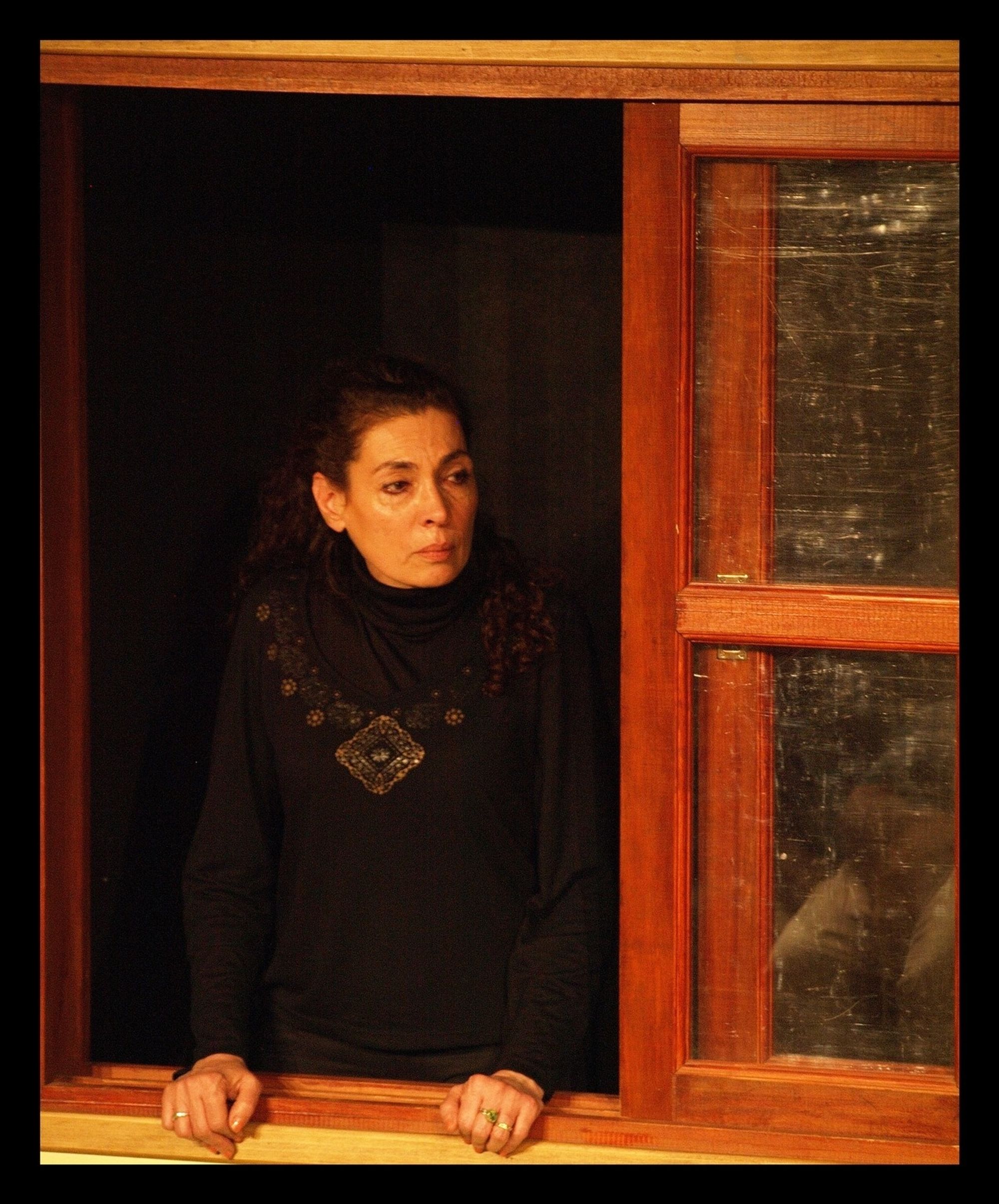 All influential governments have disowned the idea of an intimate theatre (AR)