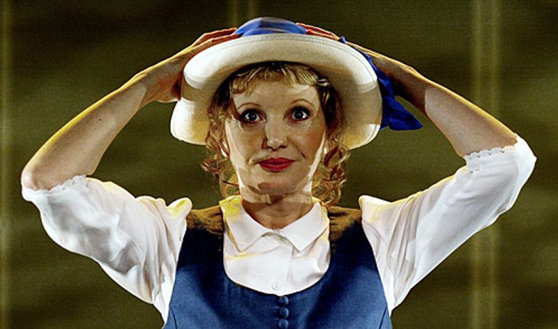 In the Shadow of Nora  (NO)