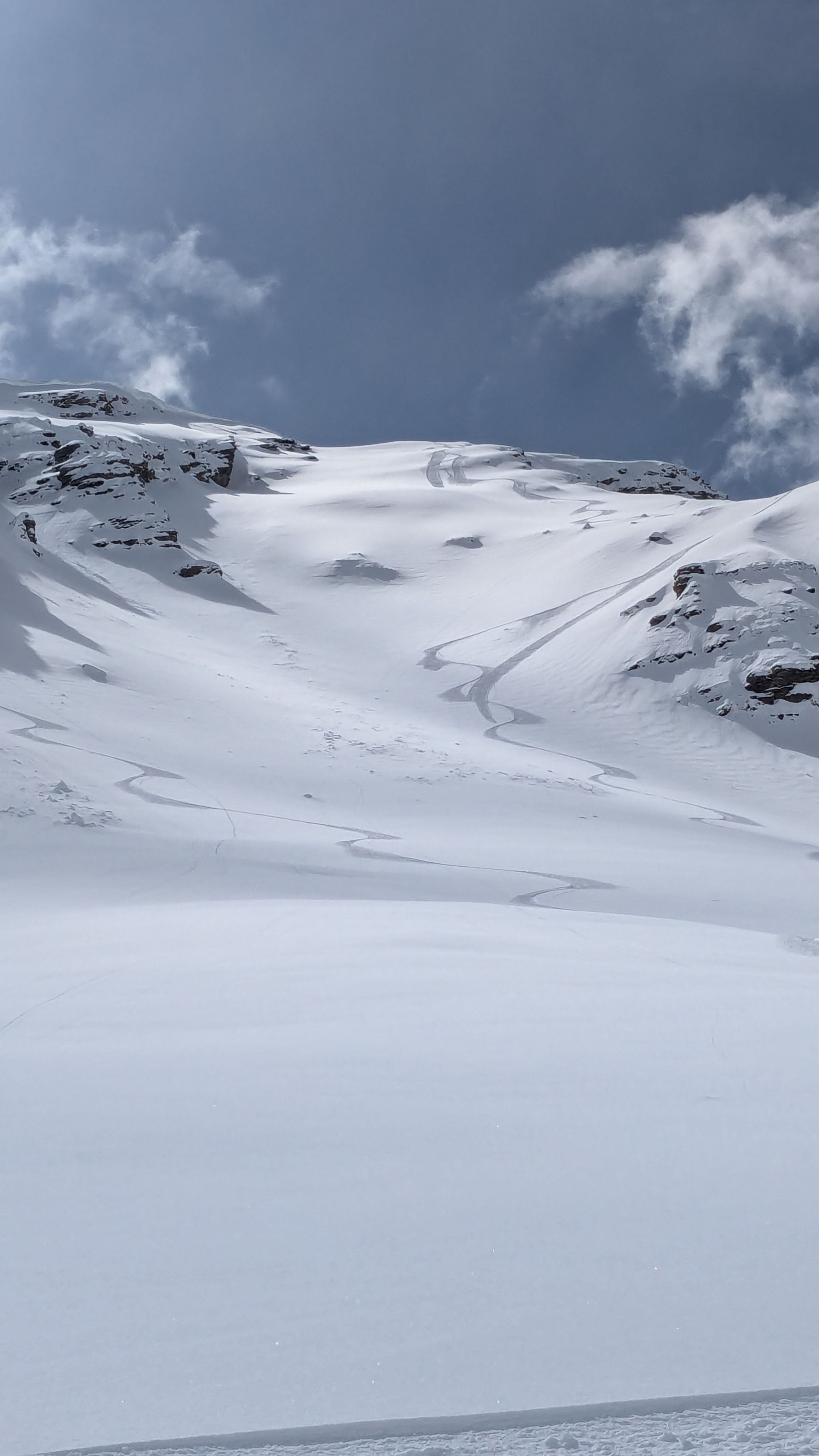 Ski de randonnée dans les poudreuse des Orres.
