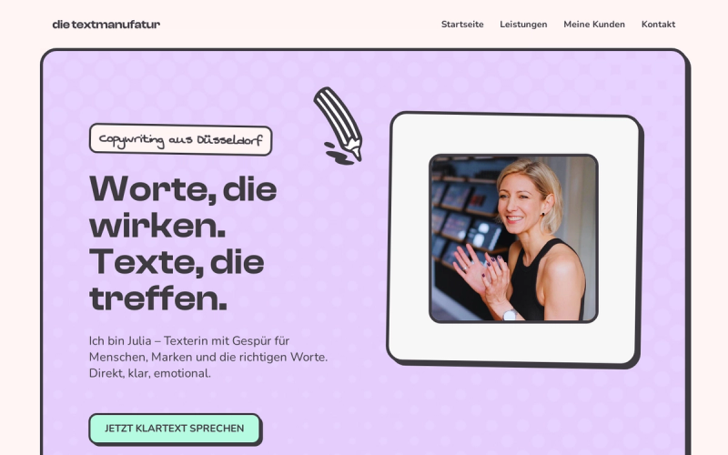 Startseite der Textmanufaktur mit lila Hintergrund und der Überschrift Worte, die wirken. Texte, die treffen.
