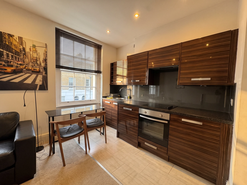 Elegant 1 Bed Apartment - Star St - photo 3