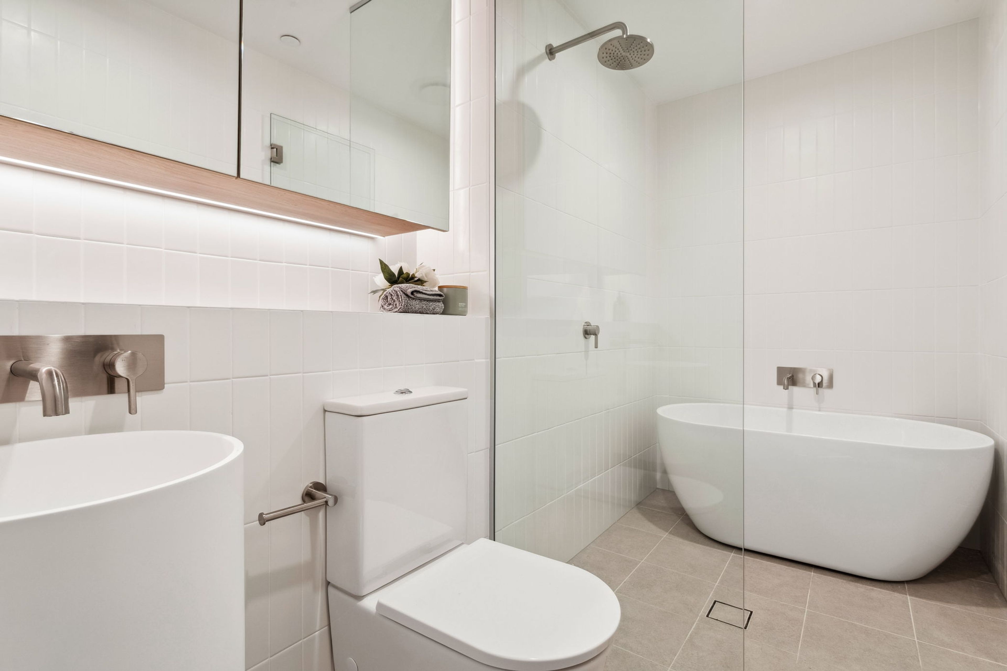 Bathroom, The Halston