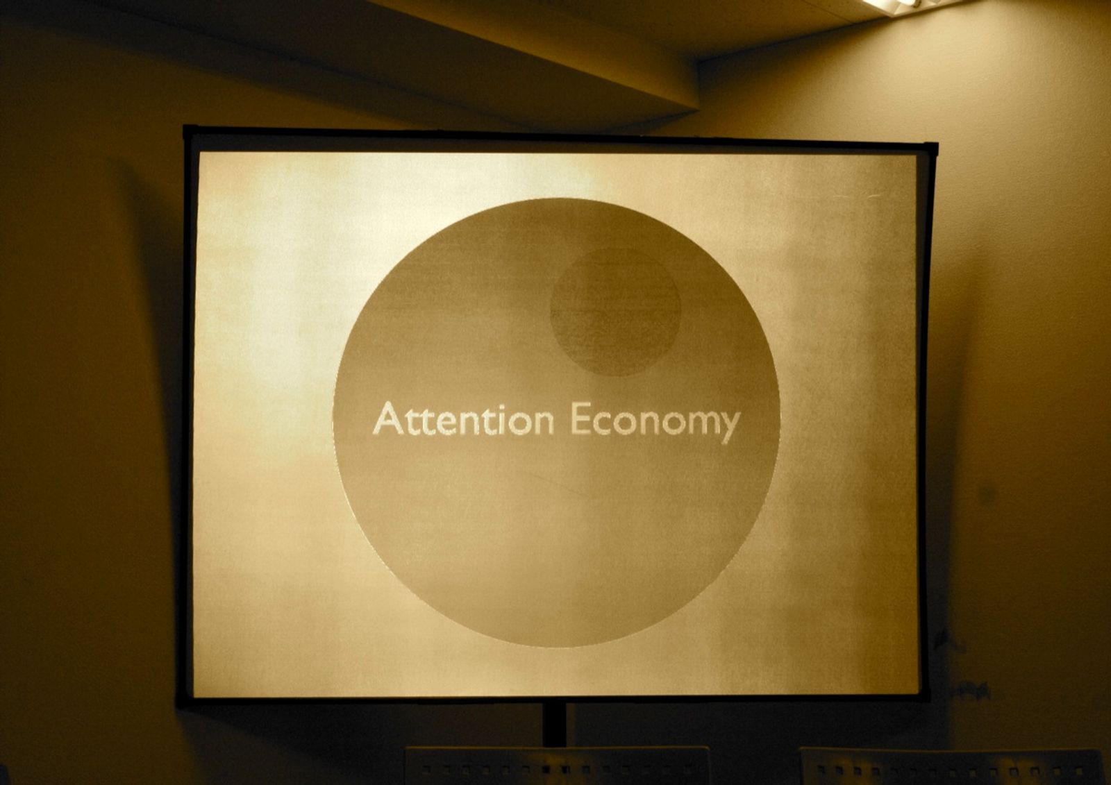 Foto:  Dominiek ter Heide // Attention Economy Death Star // CC BY 2.0