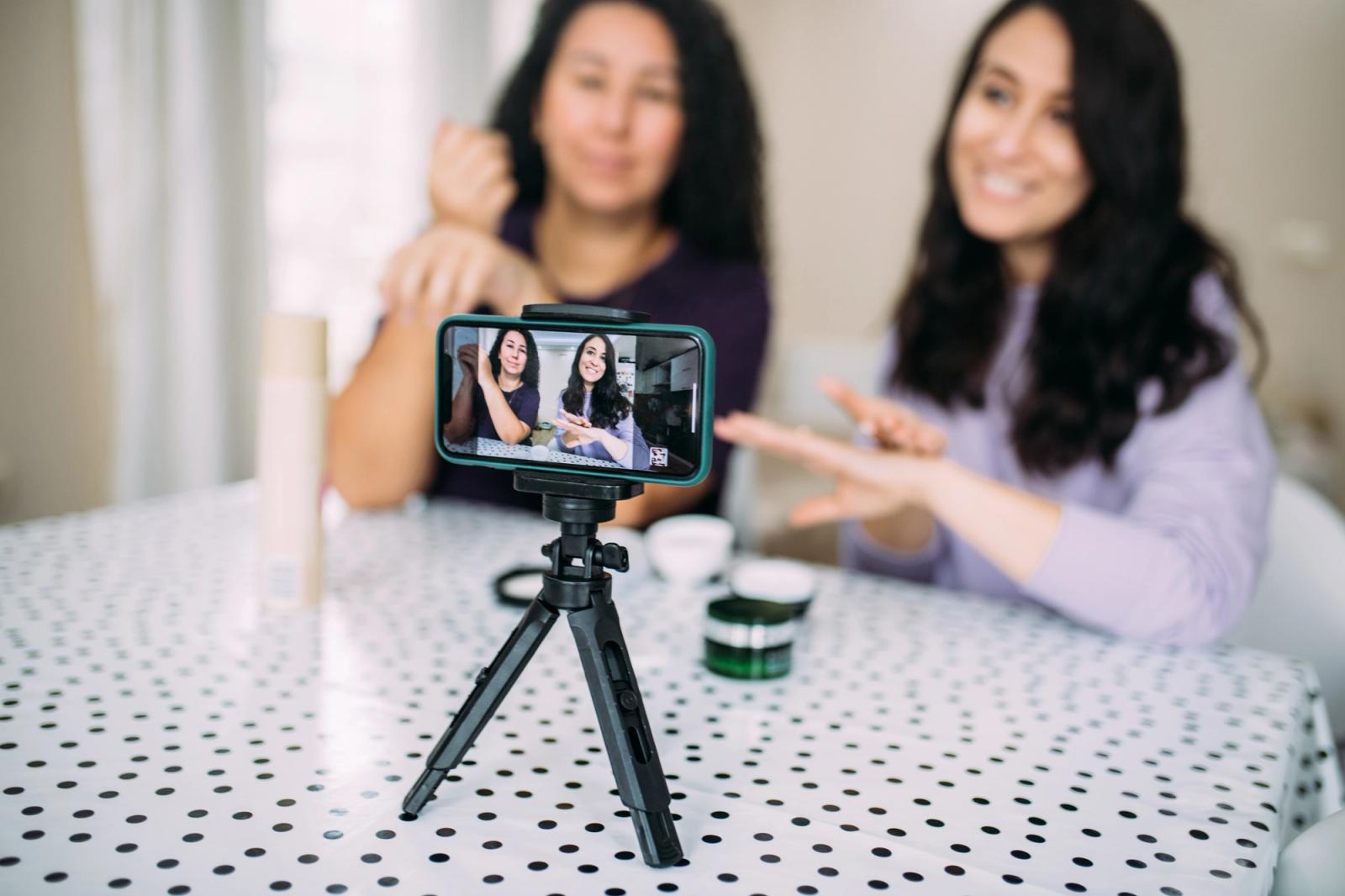 Tulsi, la Aldea YouTube: Tecnología, Creatividad y Cambio Social