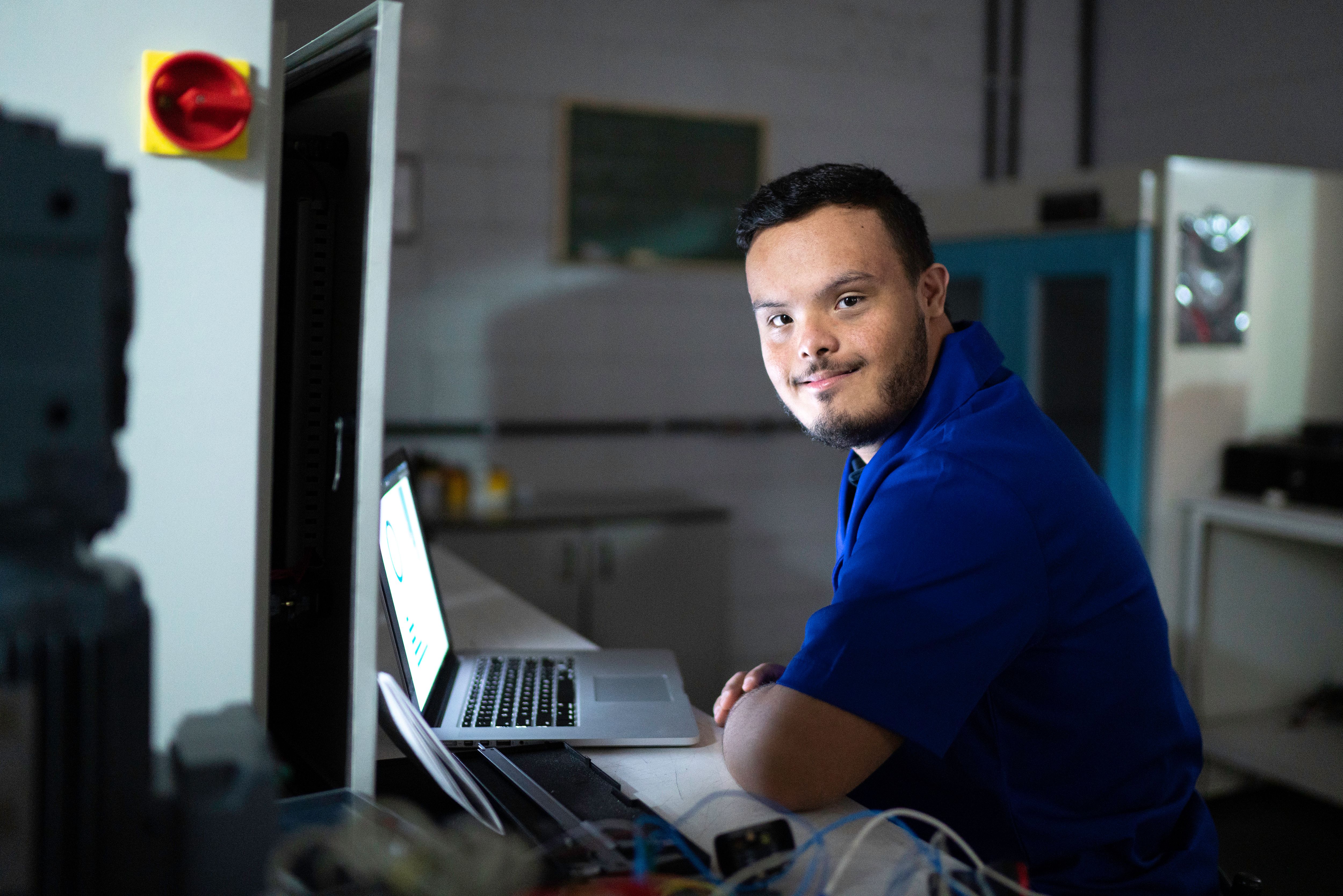 AI y la Era del "Workslop": la Hiperproducción Digital y la Deshumanización del Trabajo