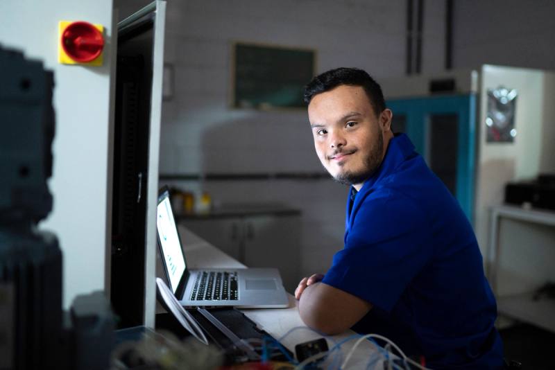AI y la Era del "Workslop": la Hiperproducción Digital y la Deshumanización del Trabajo