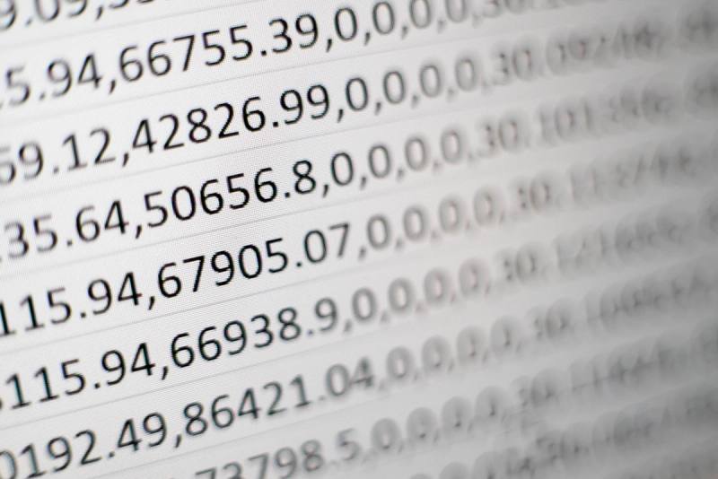 17.08.2025: Convergencia IA‑Big Data‑IoT en salud conectada y medios fragmentados