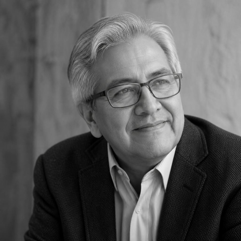 Dr. Rogelio del Prado Flores