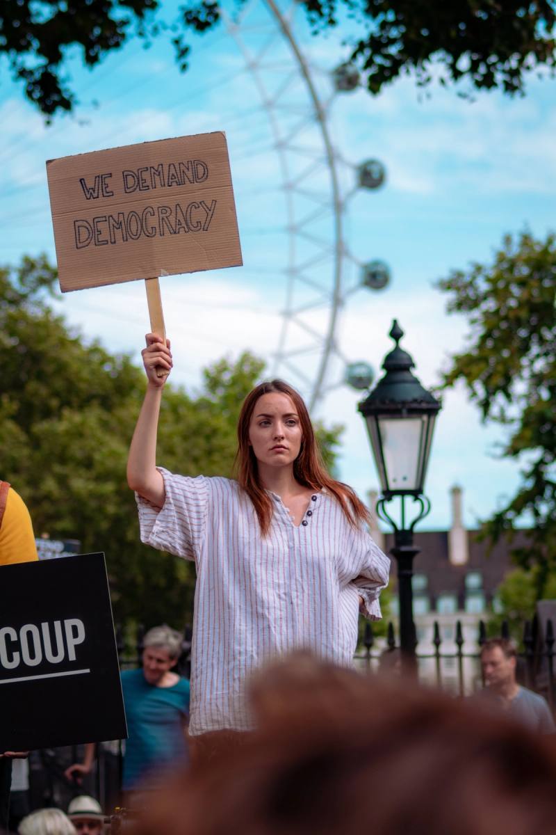 Democracia en riesgo: la crisis de la participación ciudadana