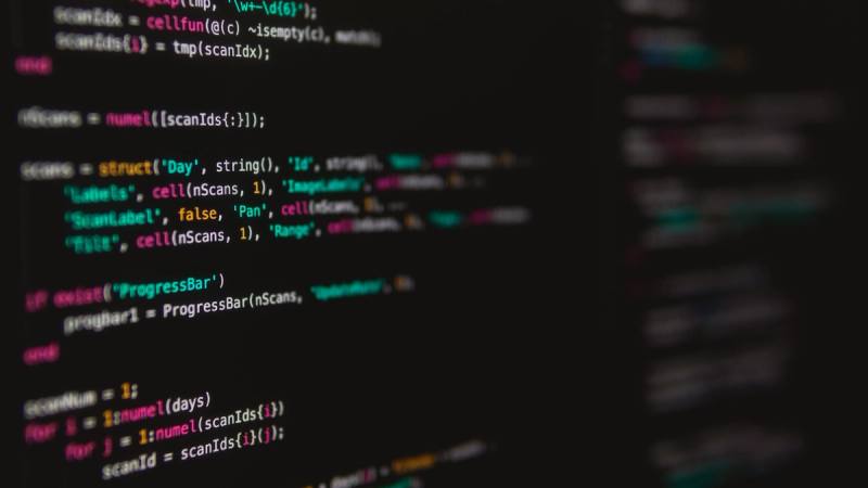 03.12.2025: Convergencia estratégica entre IA generativa y sistemas de computación contextual