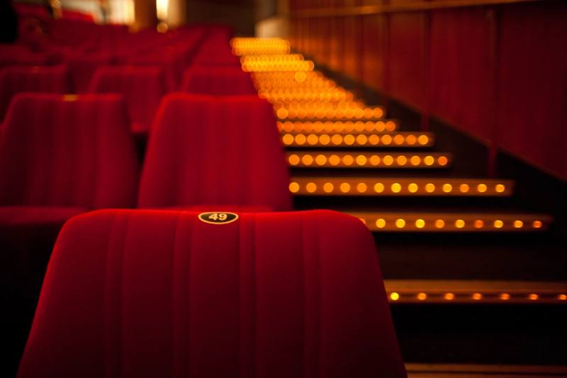 28.08.2025: Cinematografía algorítmica y conectividad prolongada