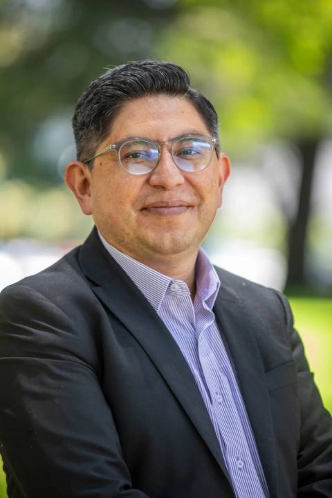 Dr. Alberto Ruiz-Méndez