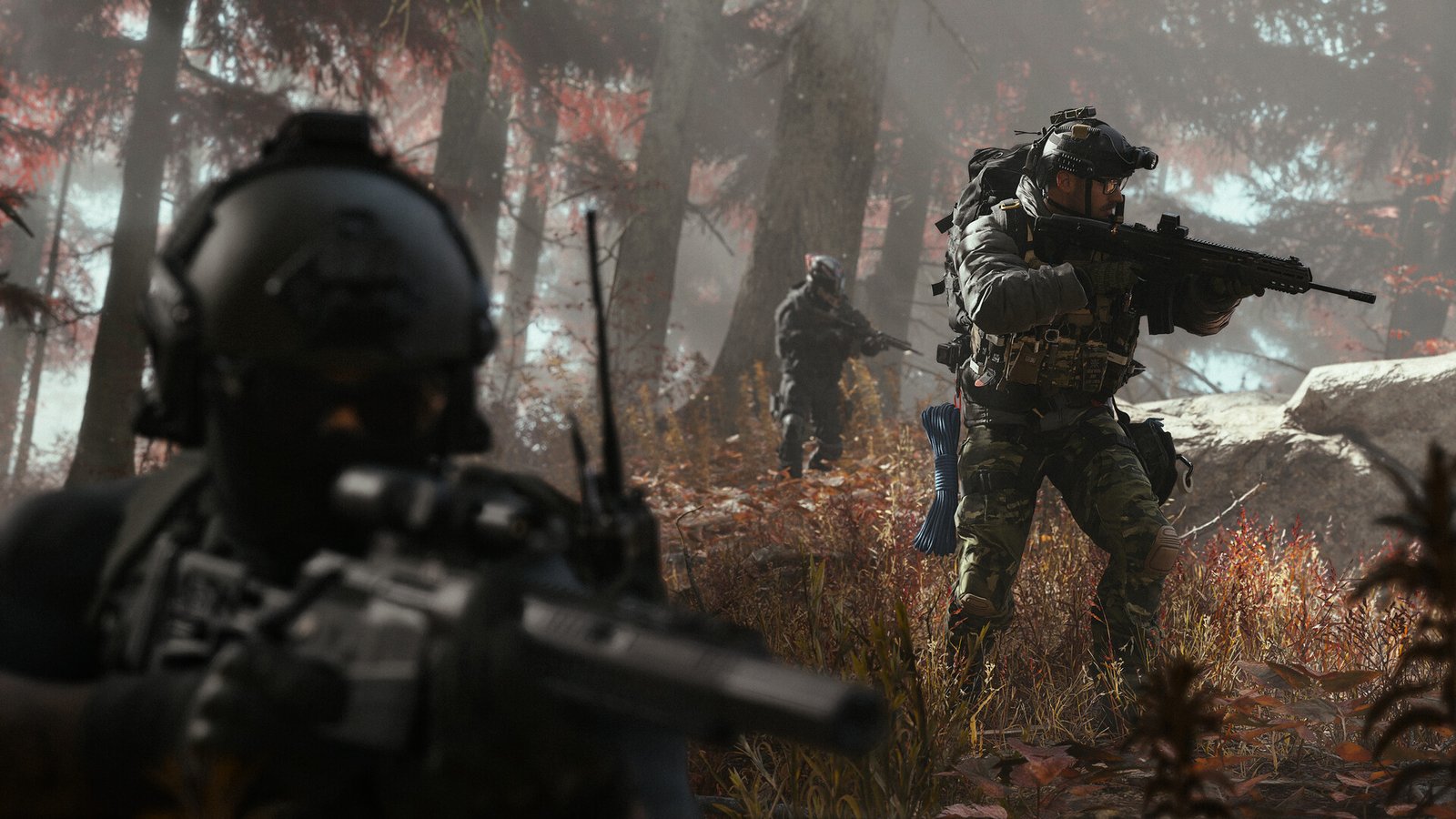 Soldados avançam por uma floresta em Modern Warfare 4