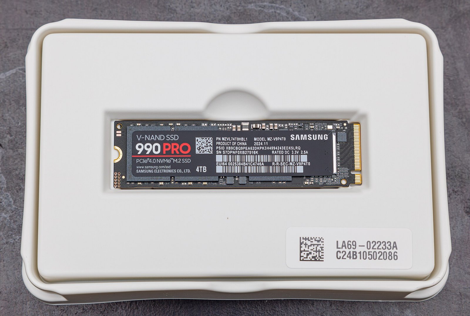 SSD NVMe M.2 Samsung 990 PRO na embalagem
