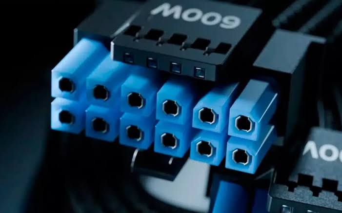 Conector de alimentação 16 pinos 12V-2x6 de uma GeForce RTX 5090.