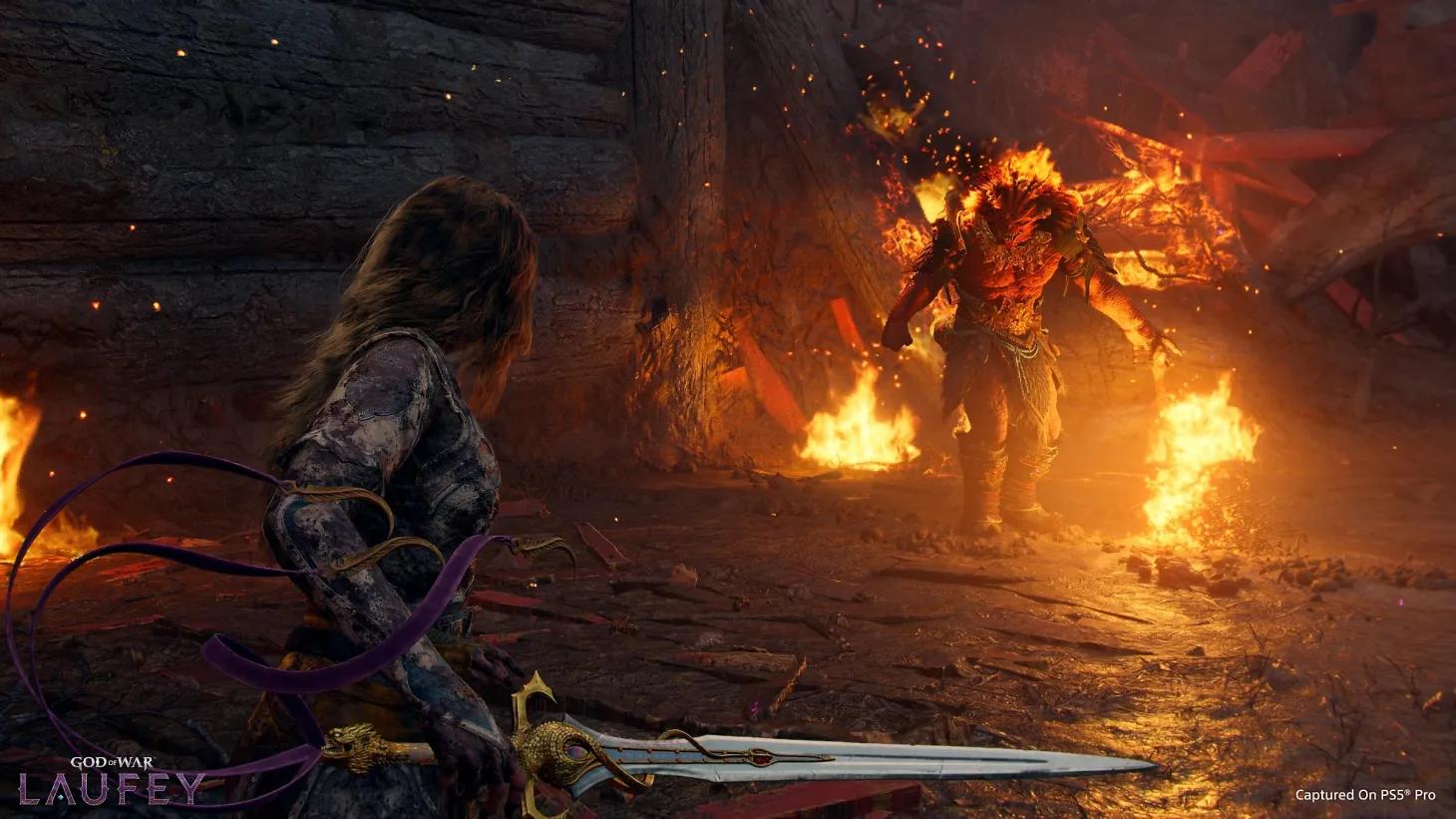 Faye enfrentando inimigos no Everywhen em God of War Laufey