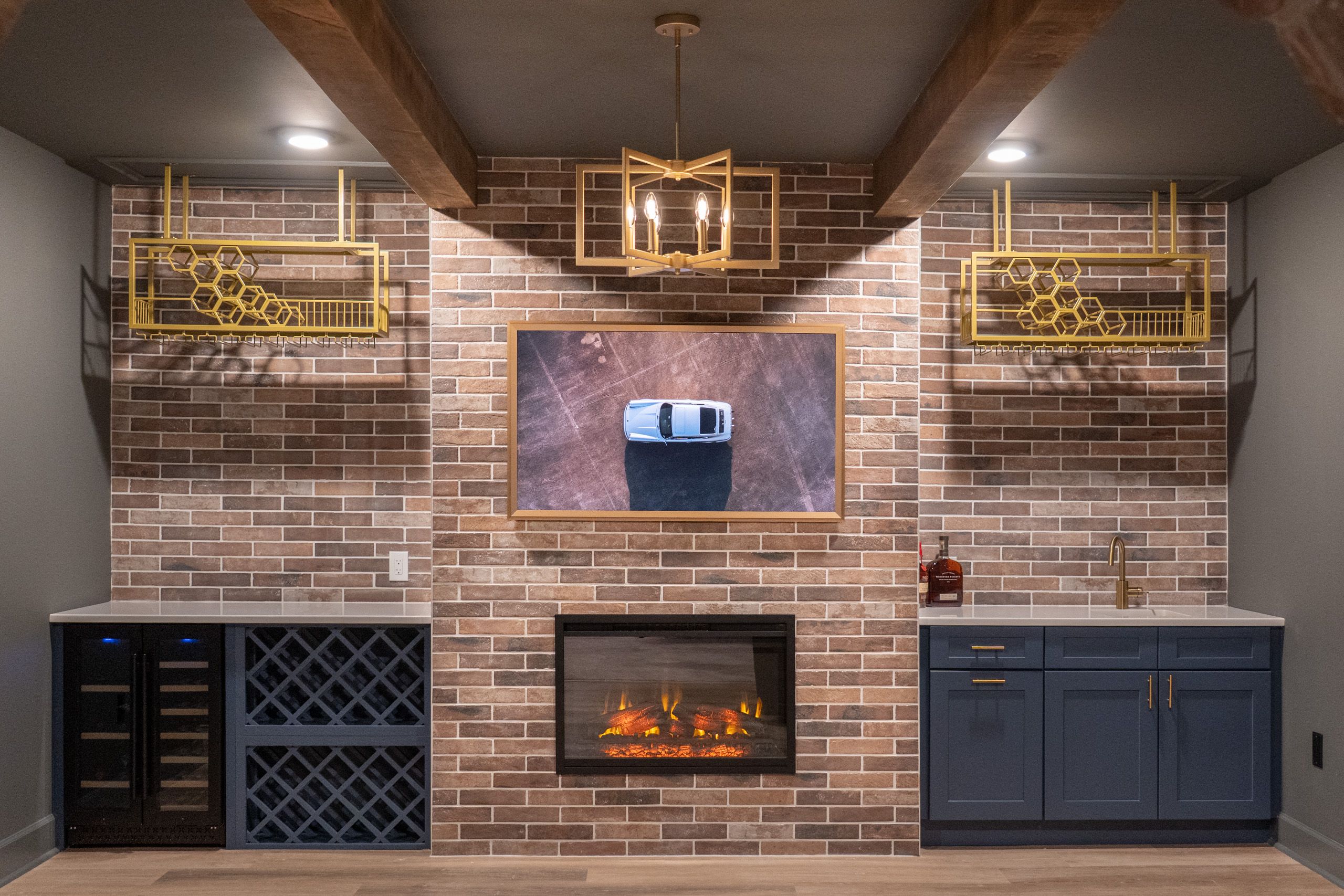 TV wall with bar on each side