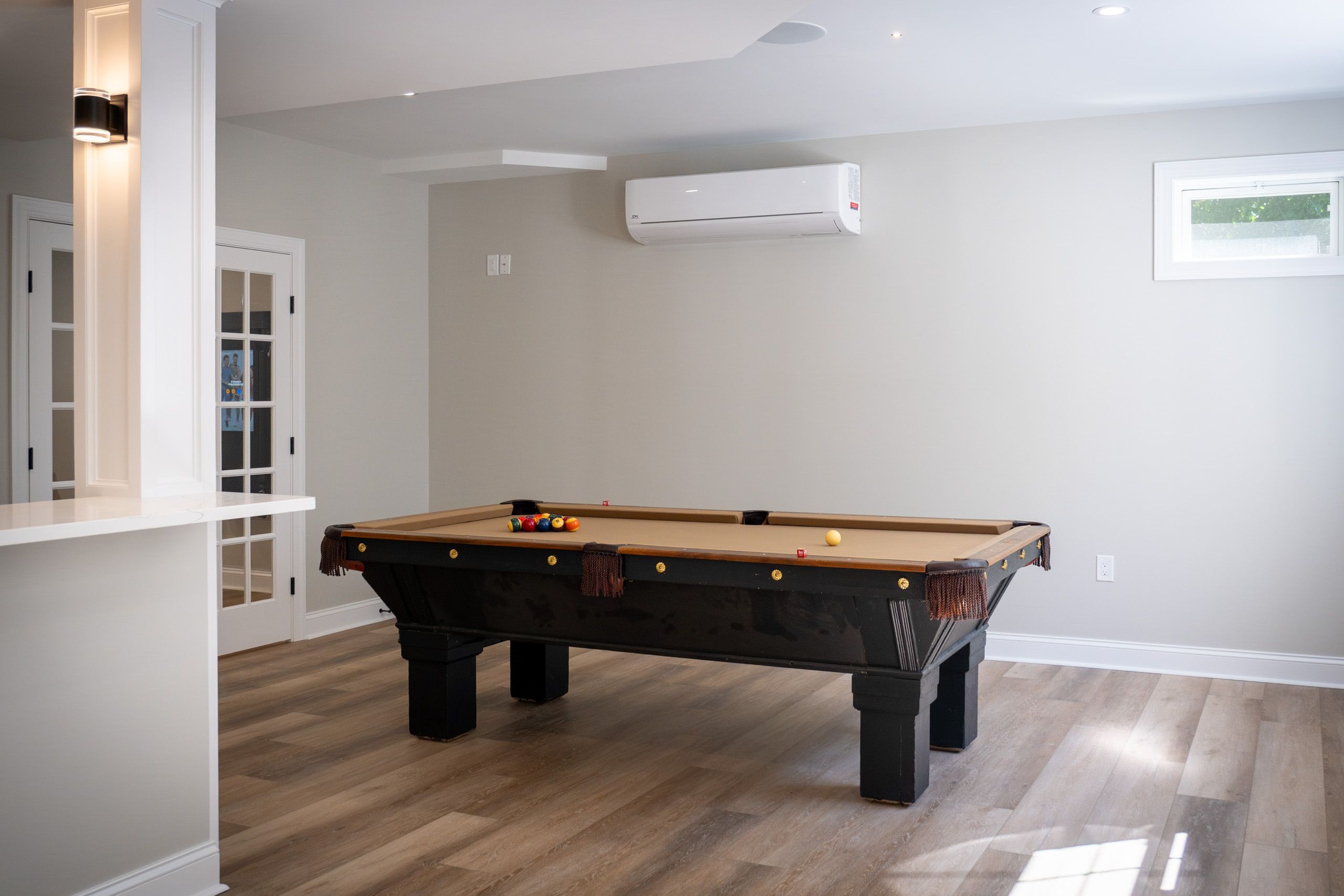 Pool table