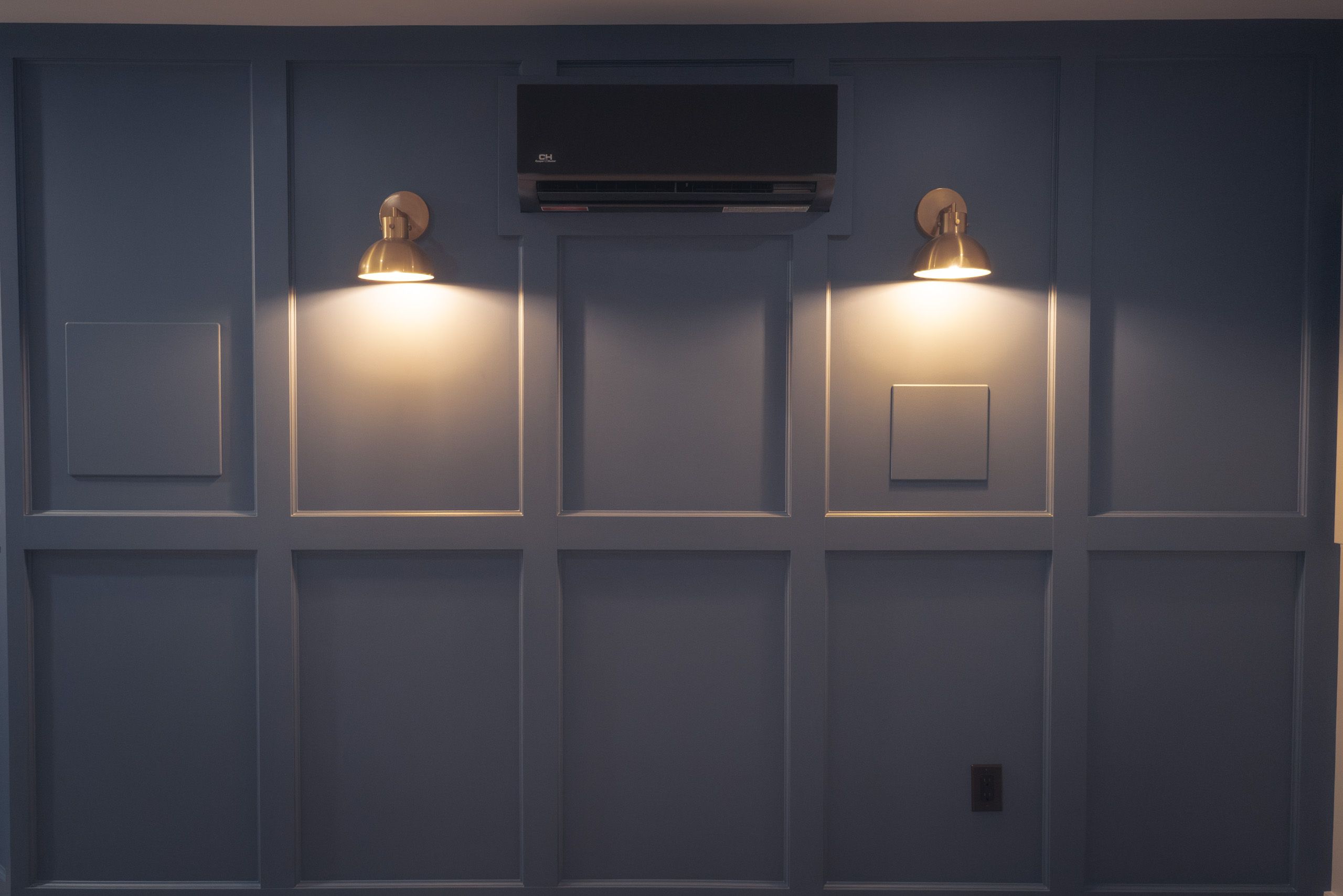 Accent wall with sconce lights