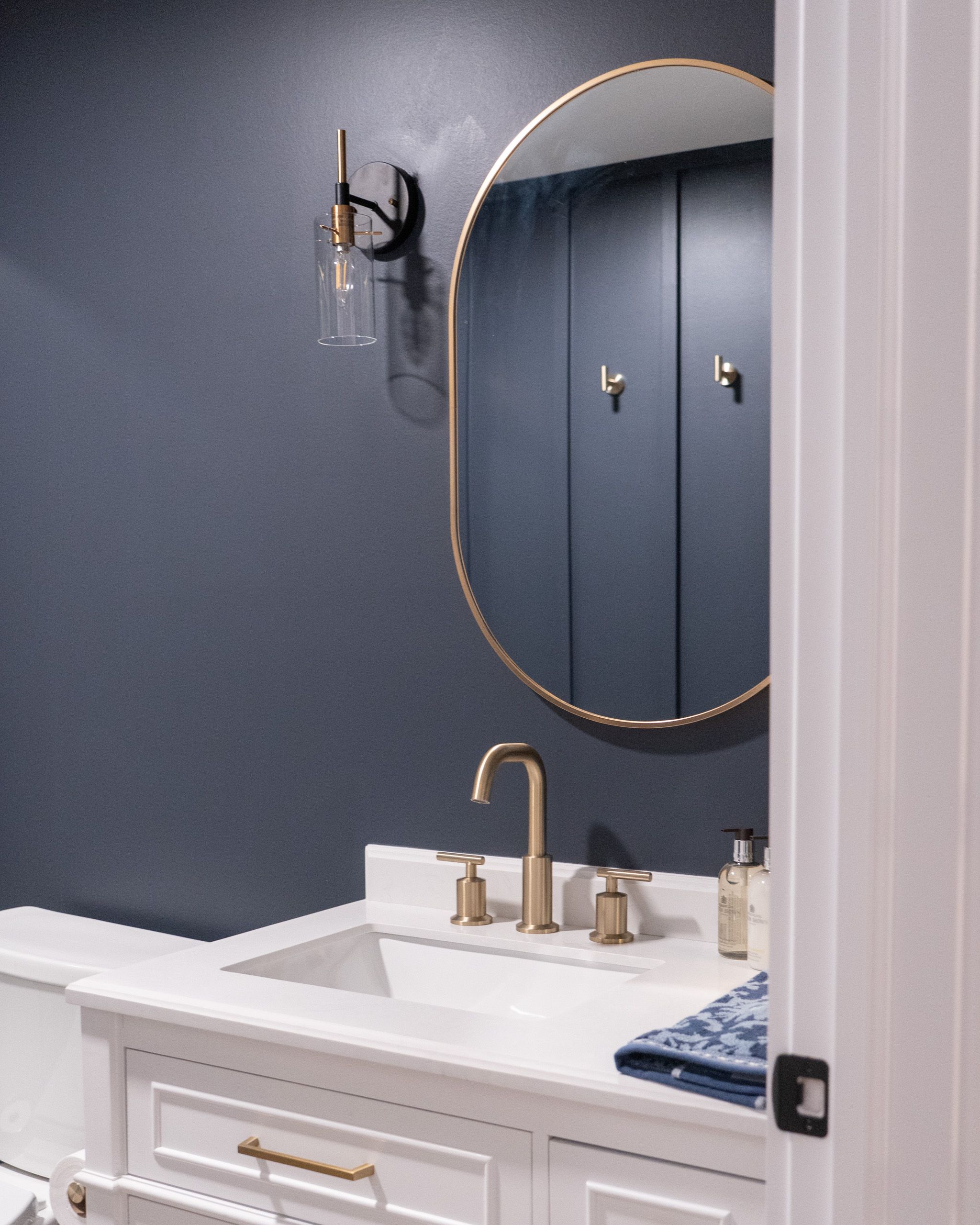 Bathroom vanity