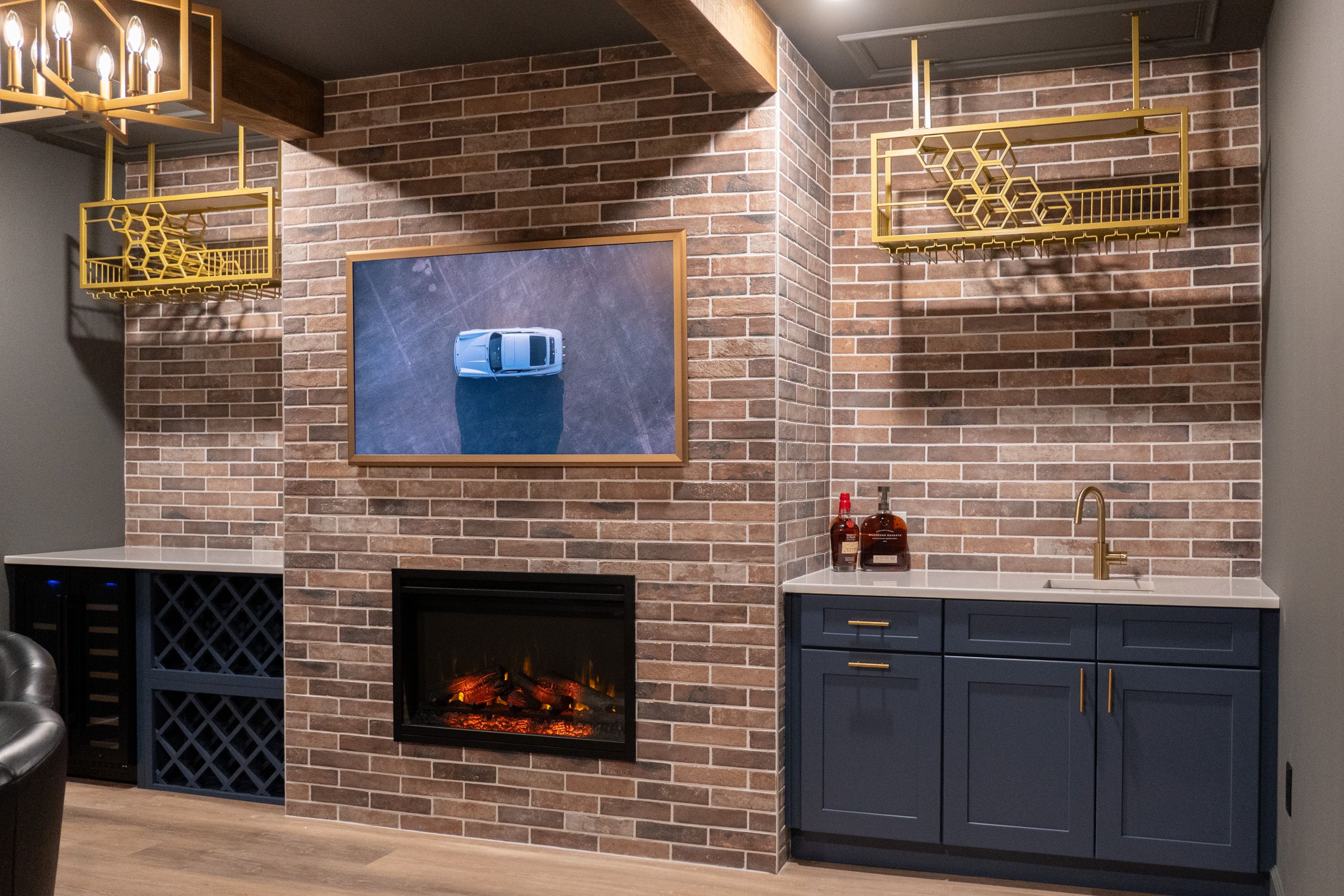 TV wall with bar on each side