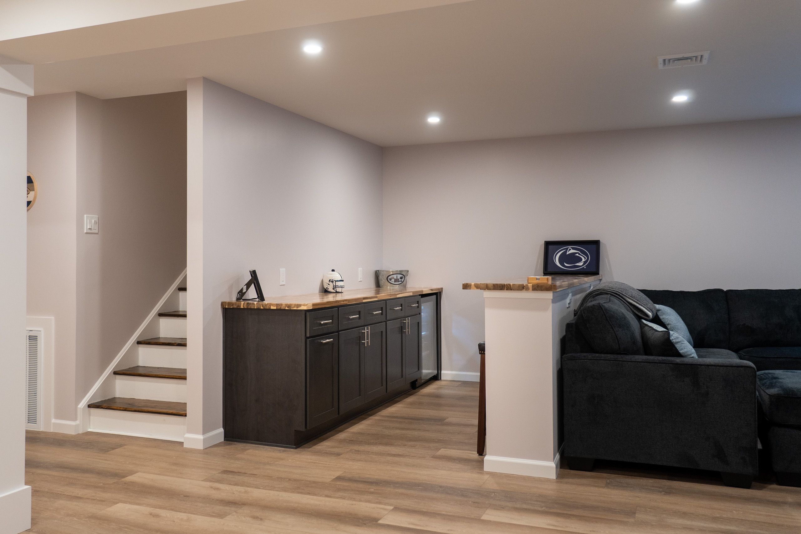 Dry bar and bartop wall