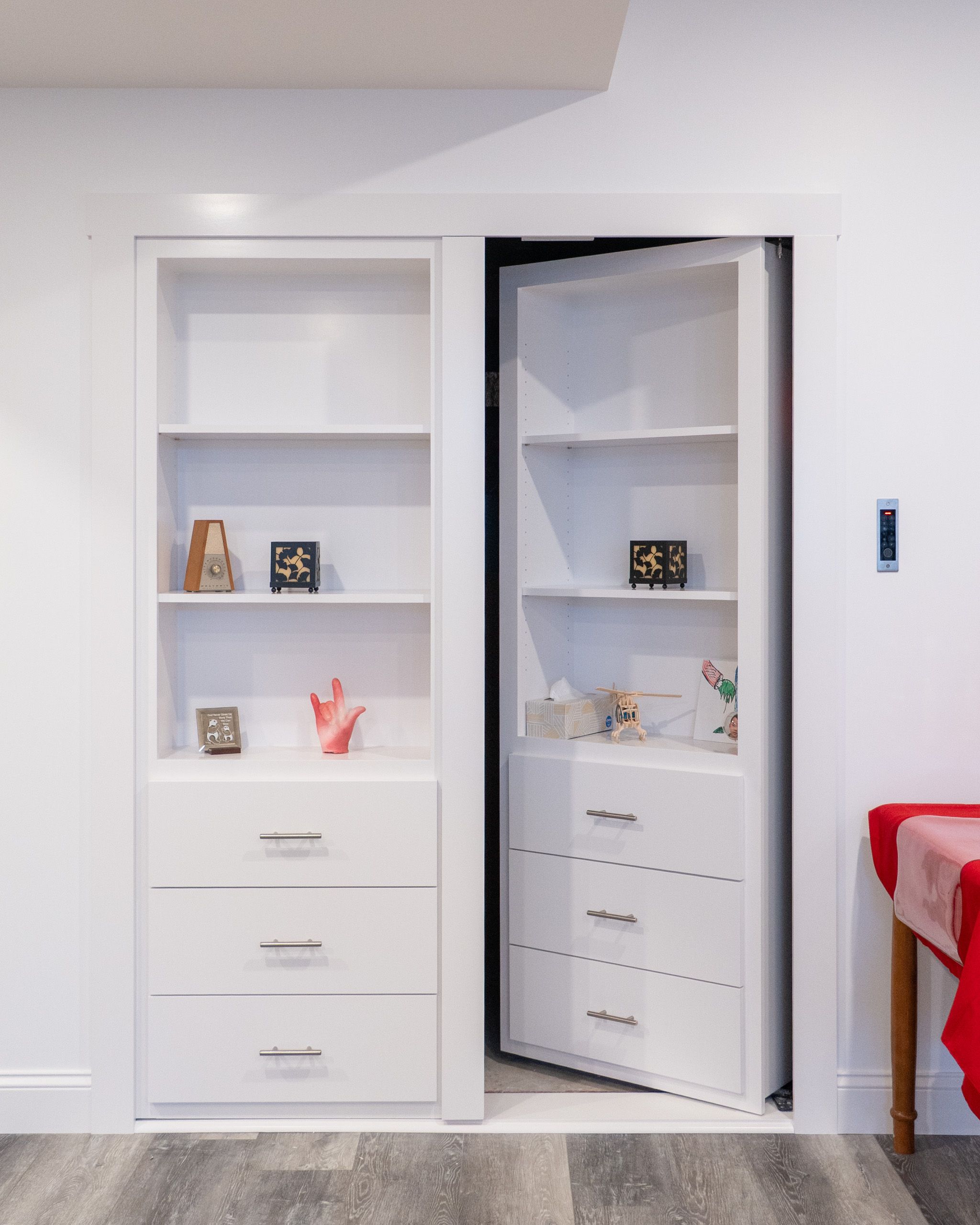 Open hidden bookshelf door