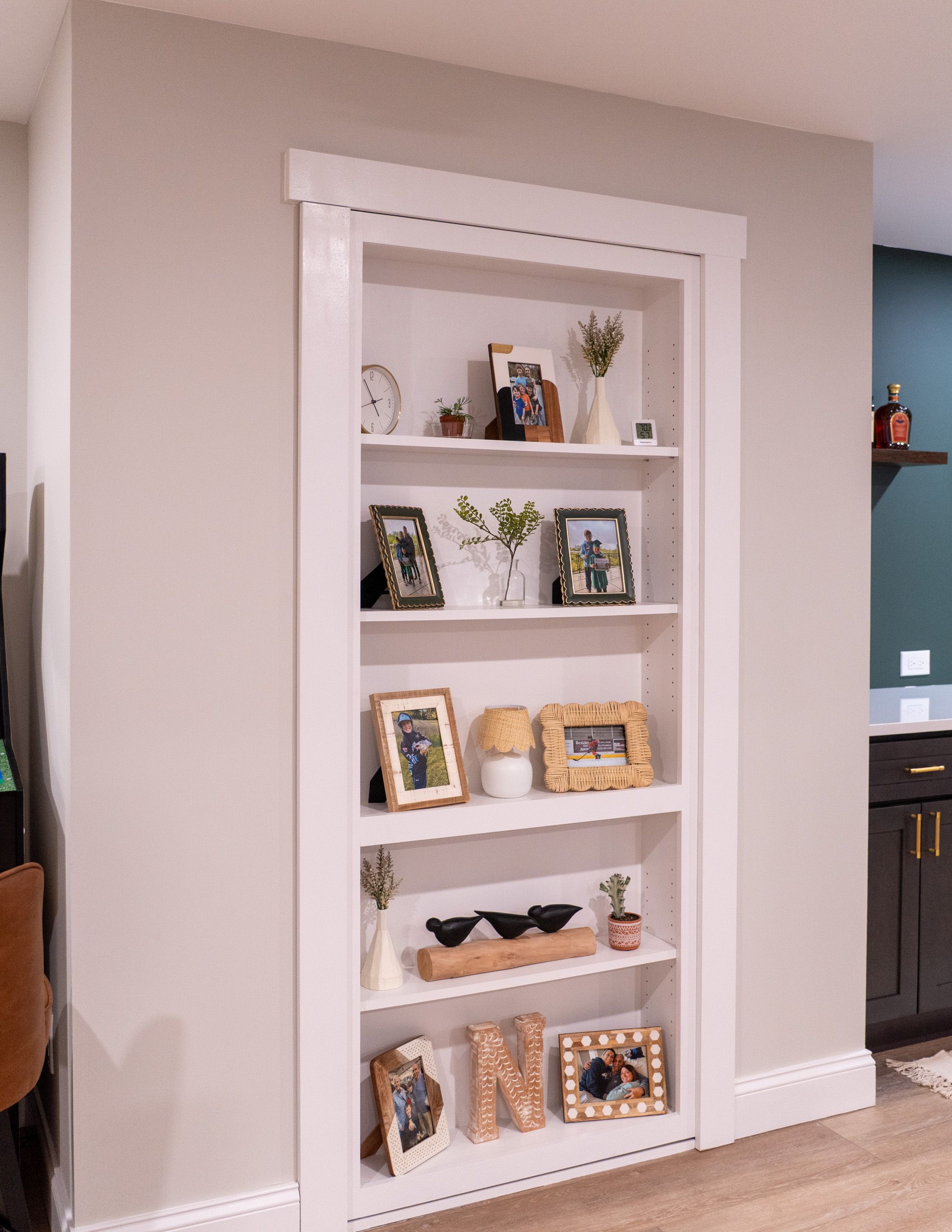 Hidden bookshelf door