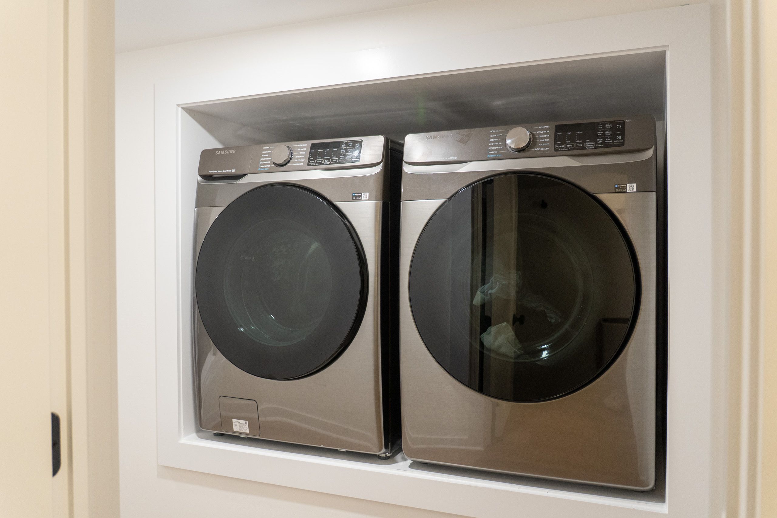 Inset washer and dryer
