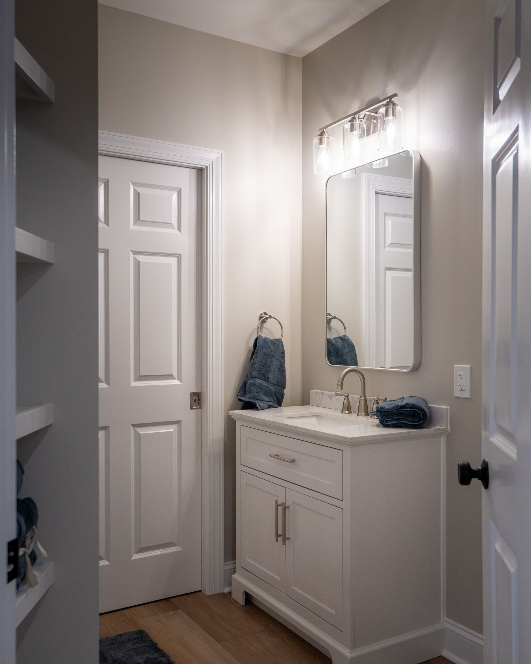 Bathroom vanity
