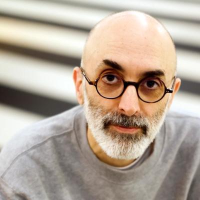 potrait of Eduardo Halfon