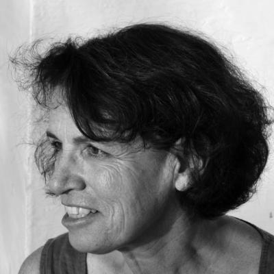potrait of Lynne Jones
