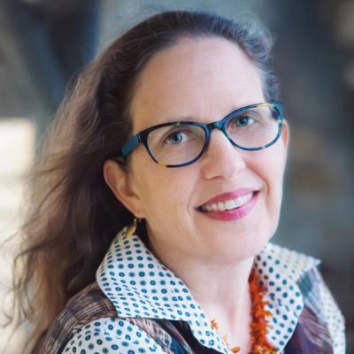 potrait of Dana Sachs