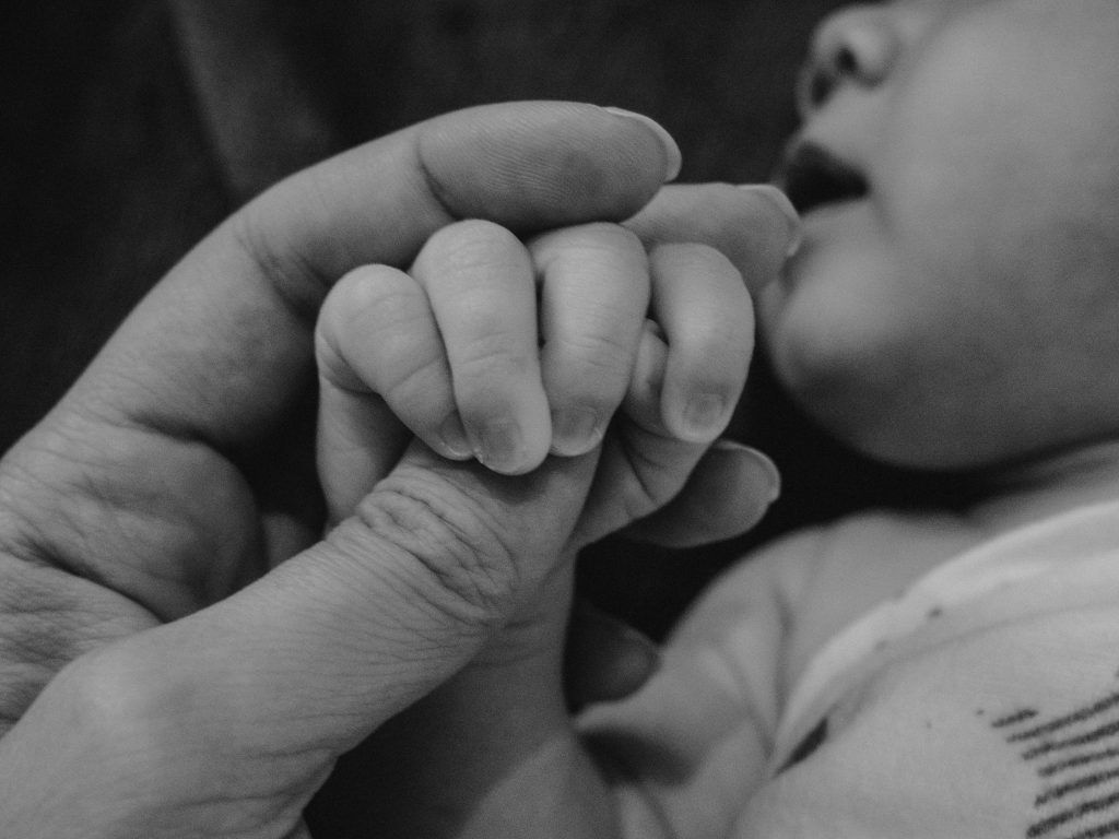 Aducción del pulgar en bebés, ¿cuándo preocuparse?