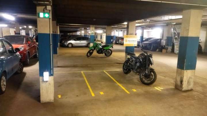 Gare ta Bécane agence des places de parking biscornues