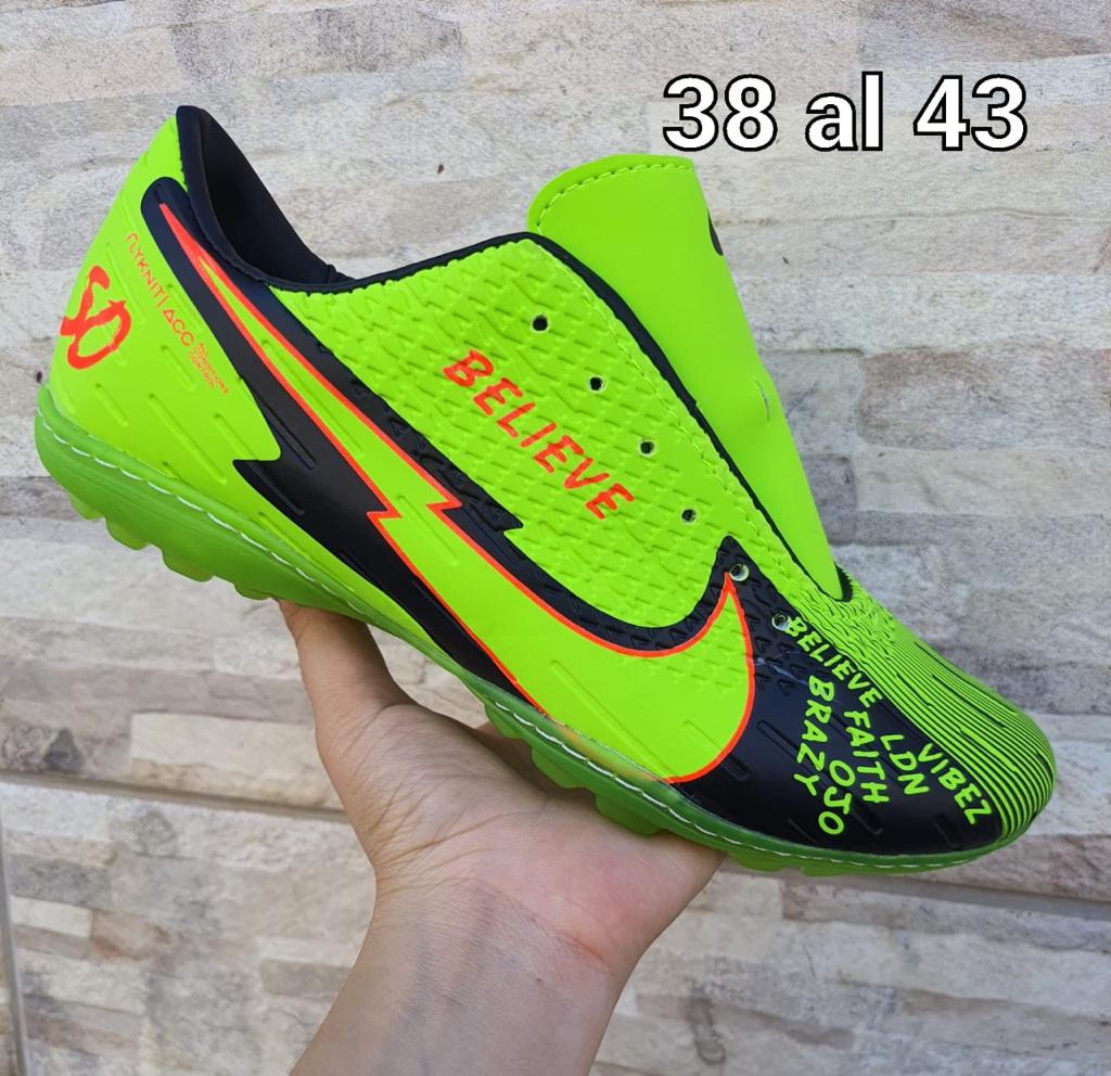 Championes de Fútbol Nike Believe