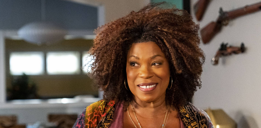 Lorraine Toussaint portrait showing her elegant and confident look in Hollywood