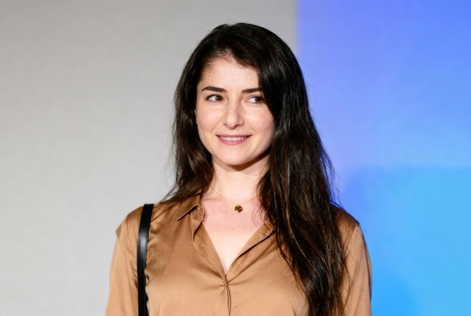 Vera Davich biography style image showing her connection with Scott Patterson early life