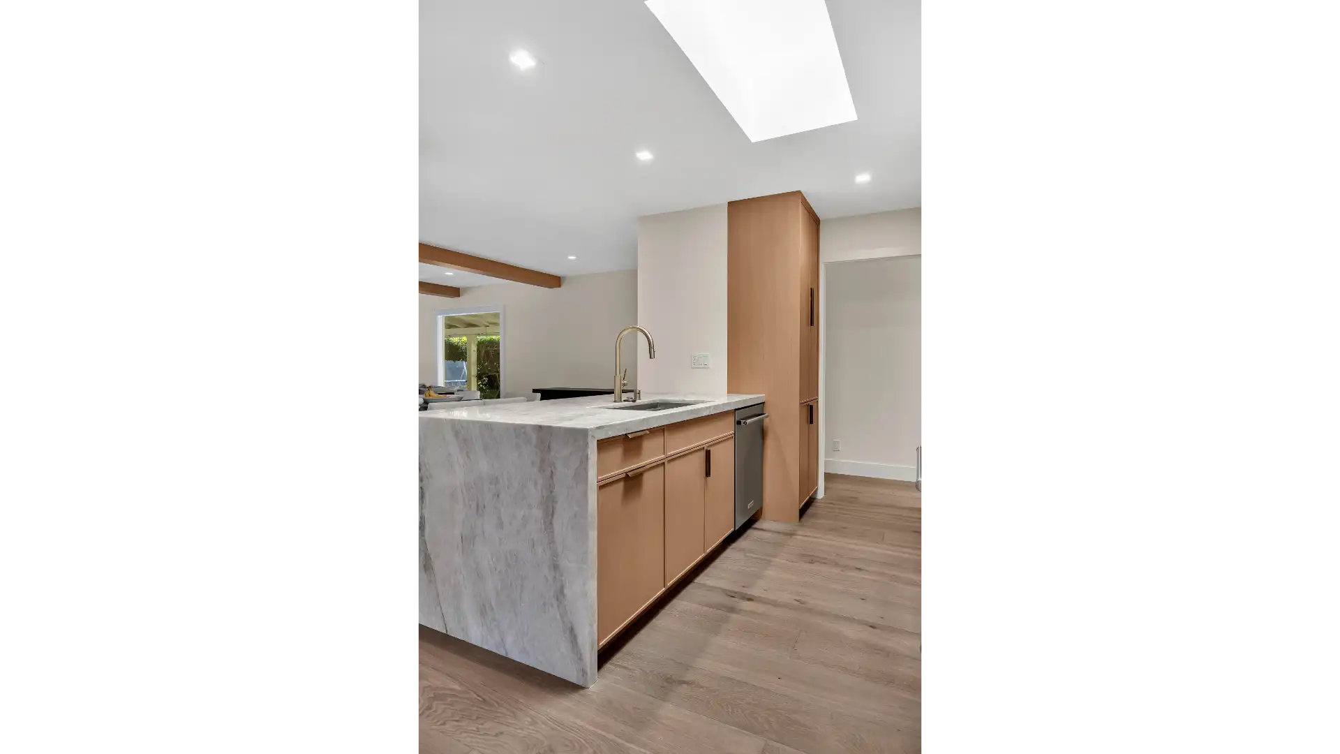 Kitchen design project — island with pendant lighting