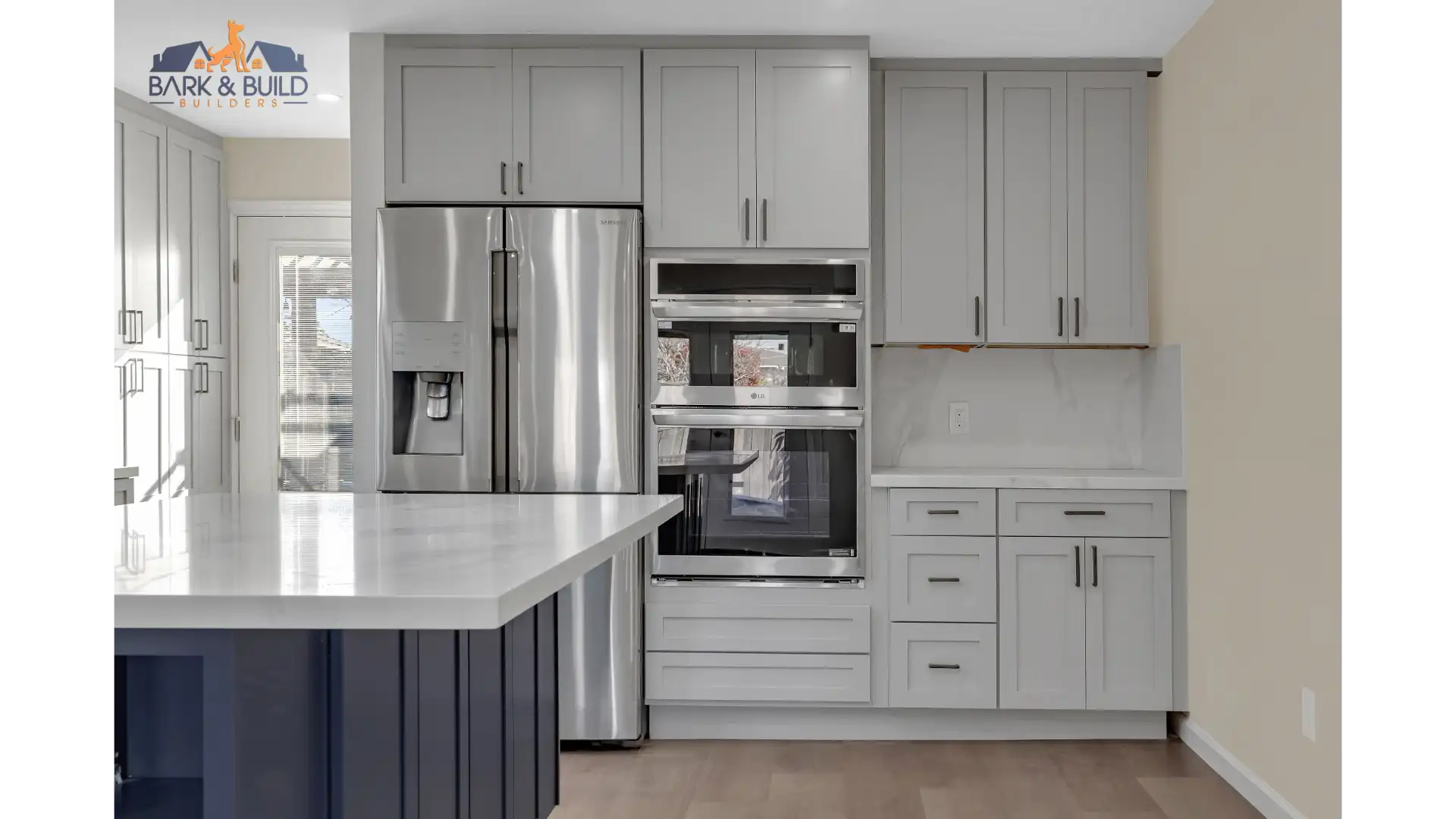 Kitchen design adapted to Peninsula lot orientation — natural light optimization