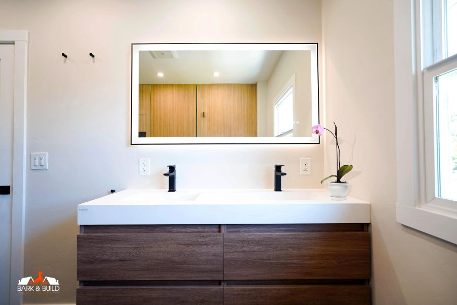 Belmont master bathroom detail