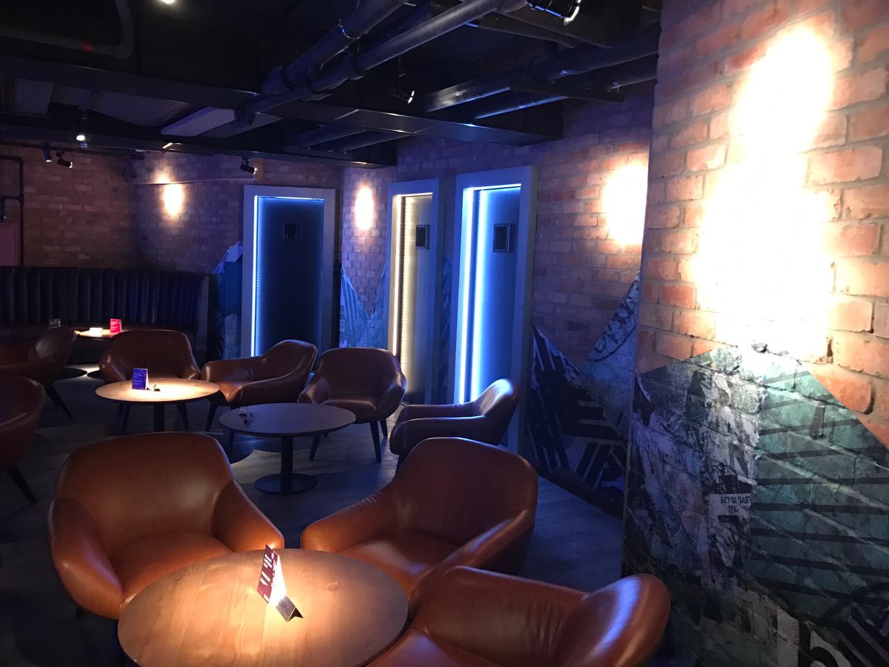 Lucky Voice - Genuine Reclaimed Bricks - Tecom - Dubai - UAE